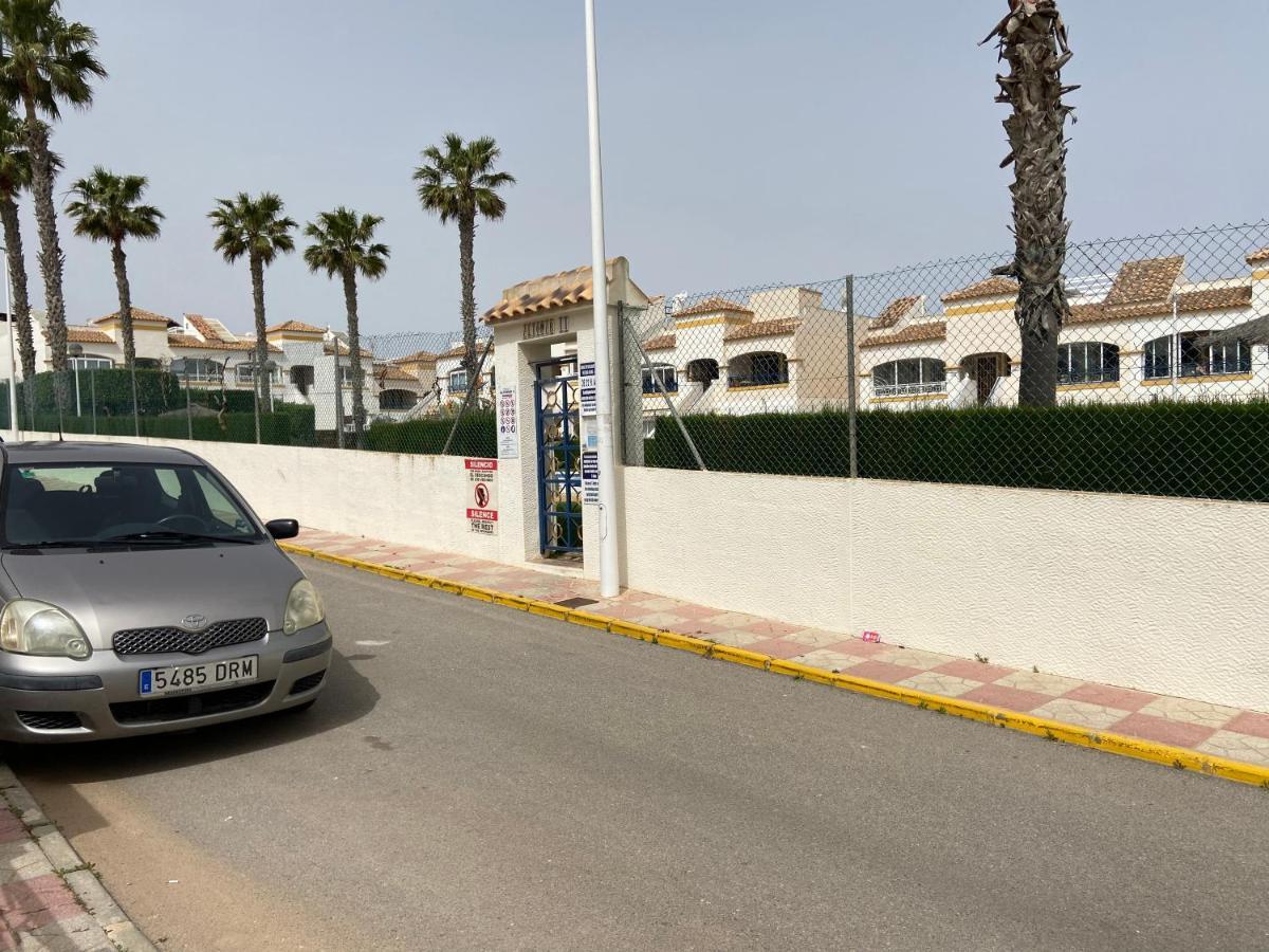 Bungalow En Gran Alacant Lägenhet Exteriör bild