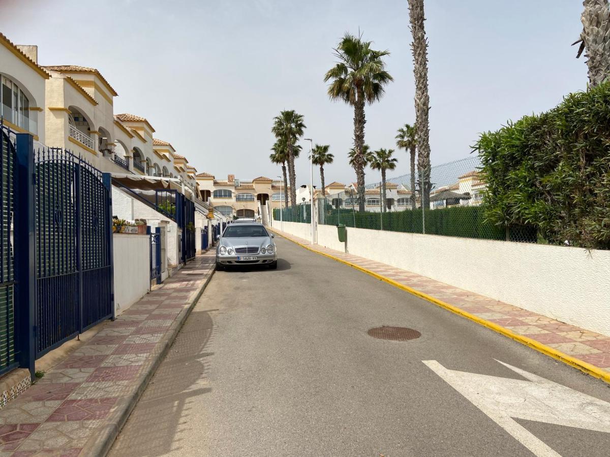 Bungalow En Gran Alacant Lägenhet Exteriör bild
