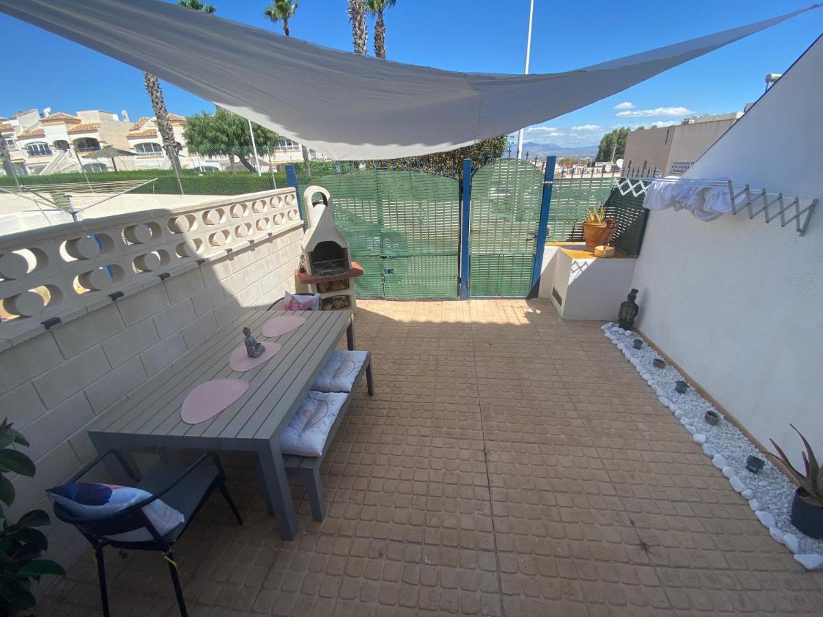 Bungalow En Gran Alacant Lägenhet Exteriör bild